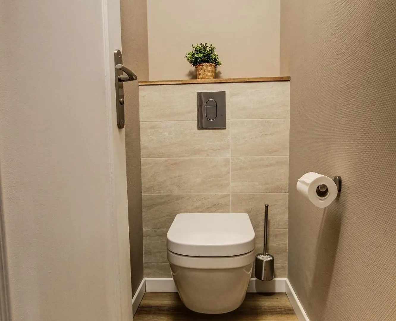 Suite T5 Rennes Gare - Parking Prive Gratuit 0*,